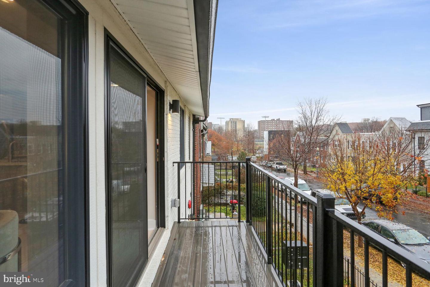 1121 Penn St NE #3