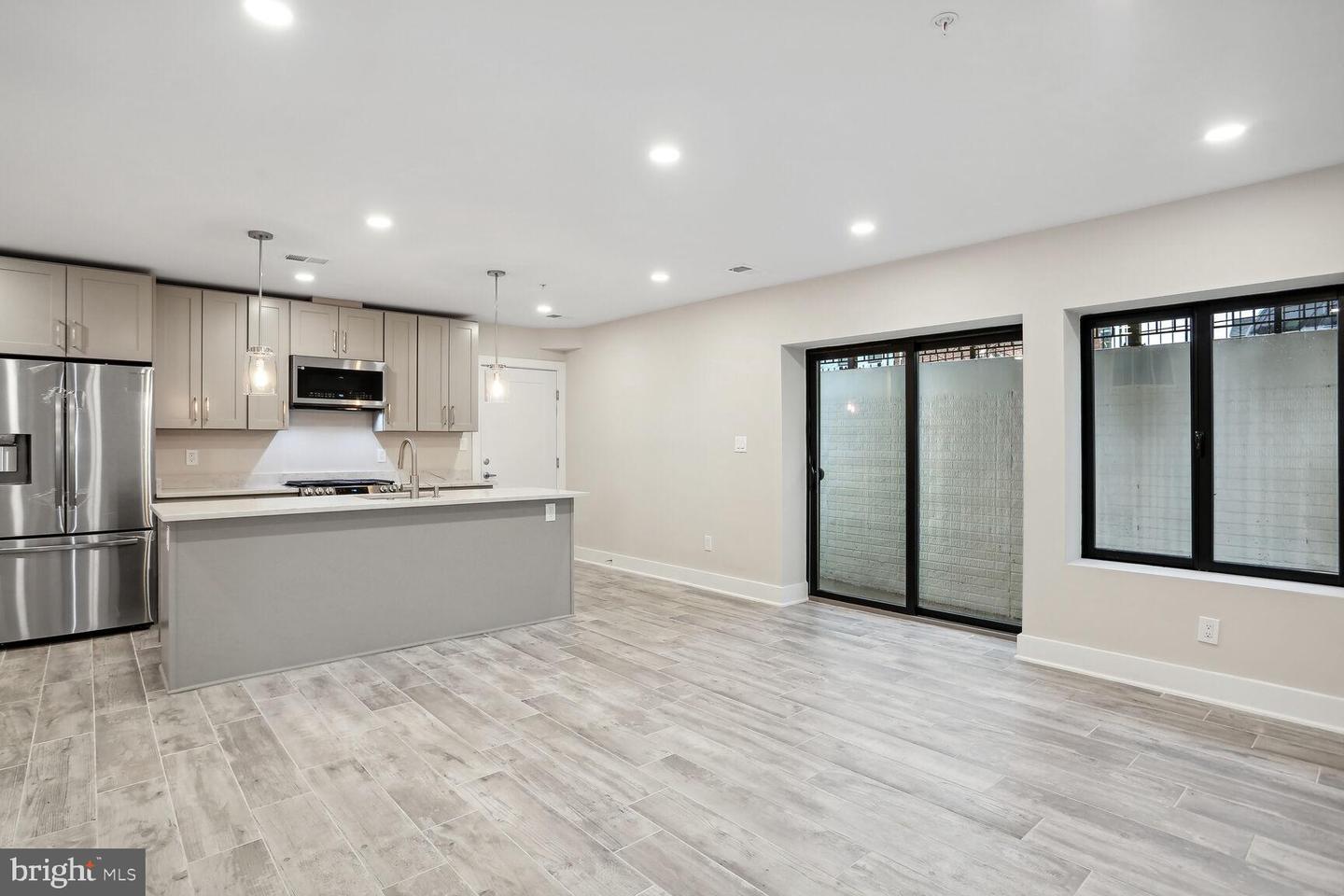 1121 Penn St NE #1
