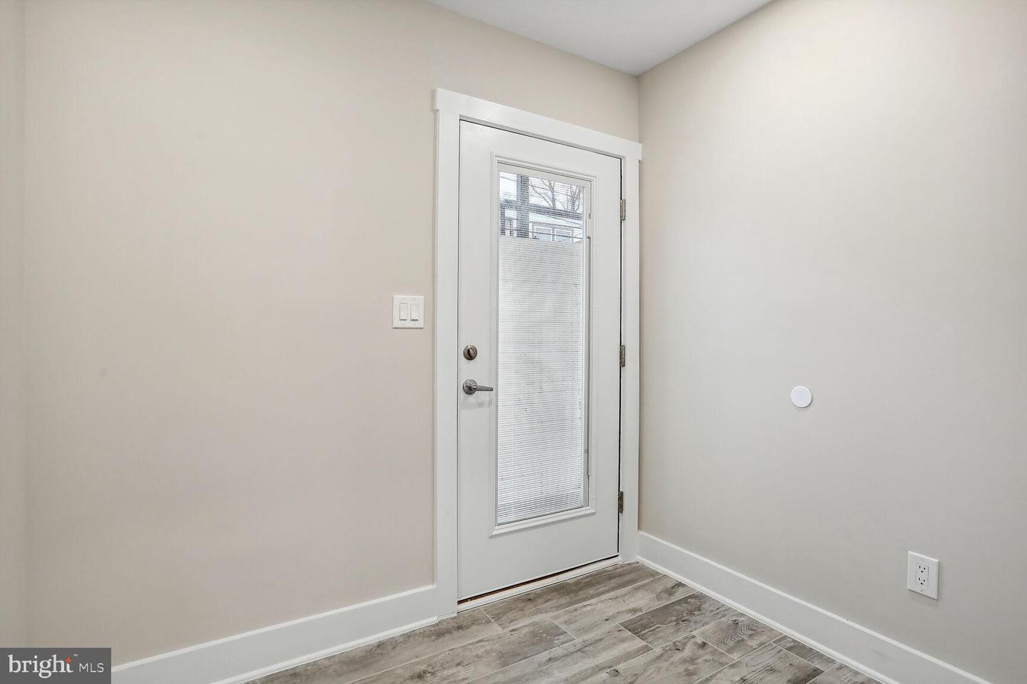 1121 Penn St NE #1