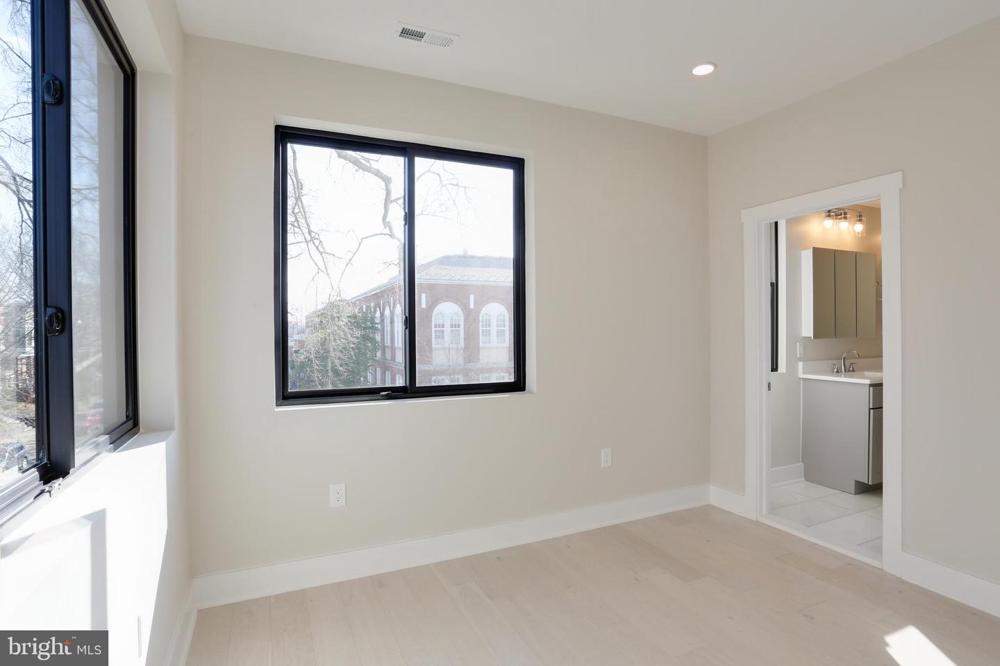 1234 Montello Ave NE #1