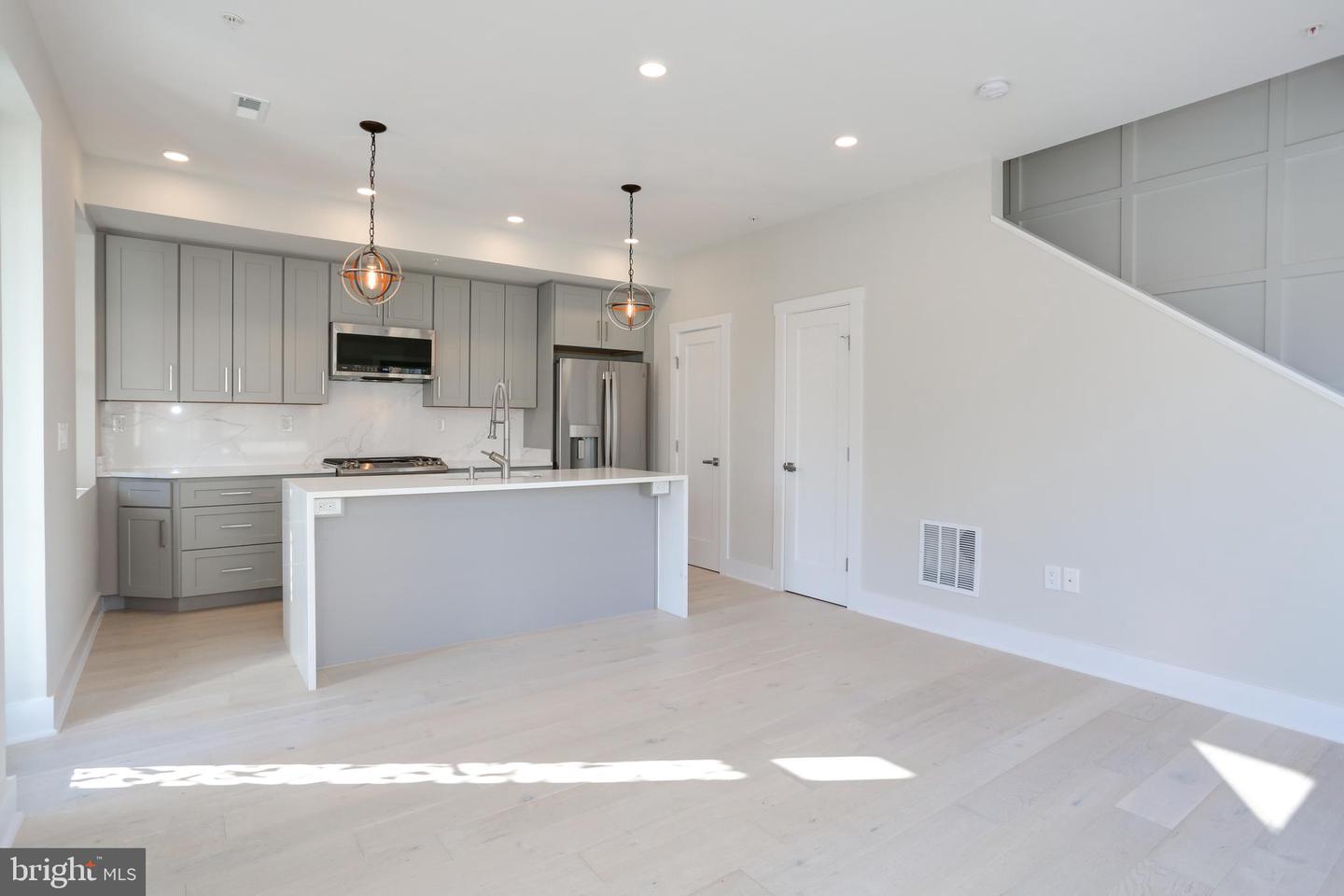 1234 Montello Ave NE #1