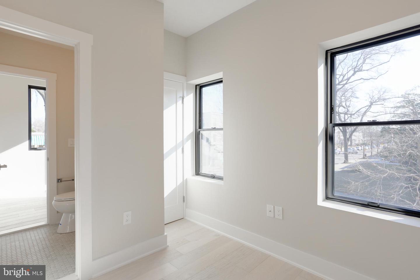 1234 Montello Ave NE #1