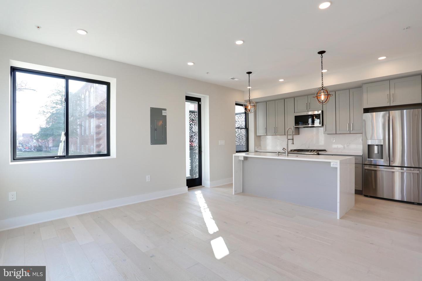 1234 Montello Ave NE #1