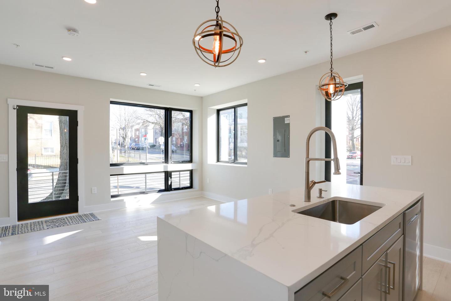 1234 Montello Ave NE #1