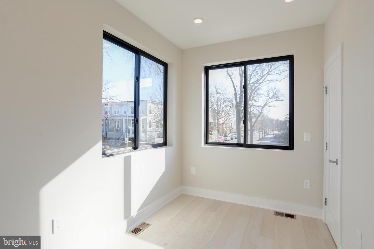 1234 Montello Ave NE #1