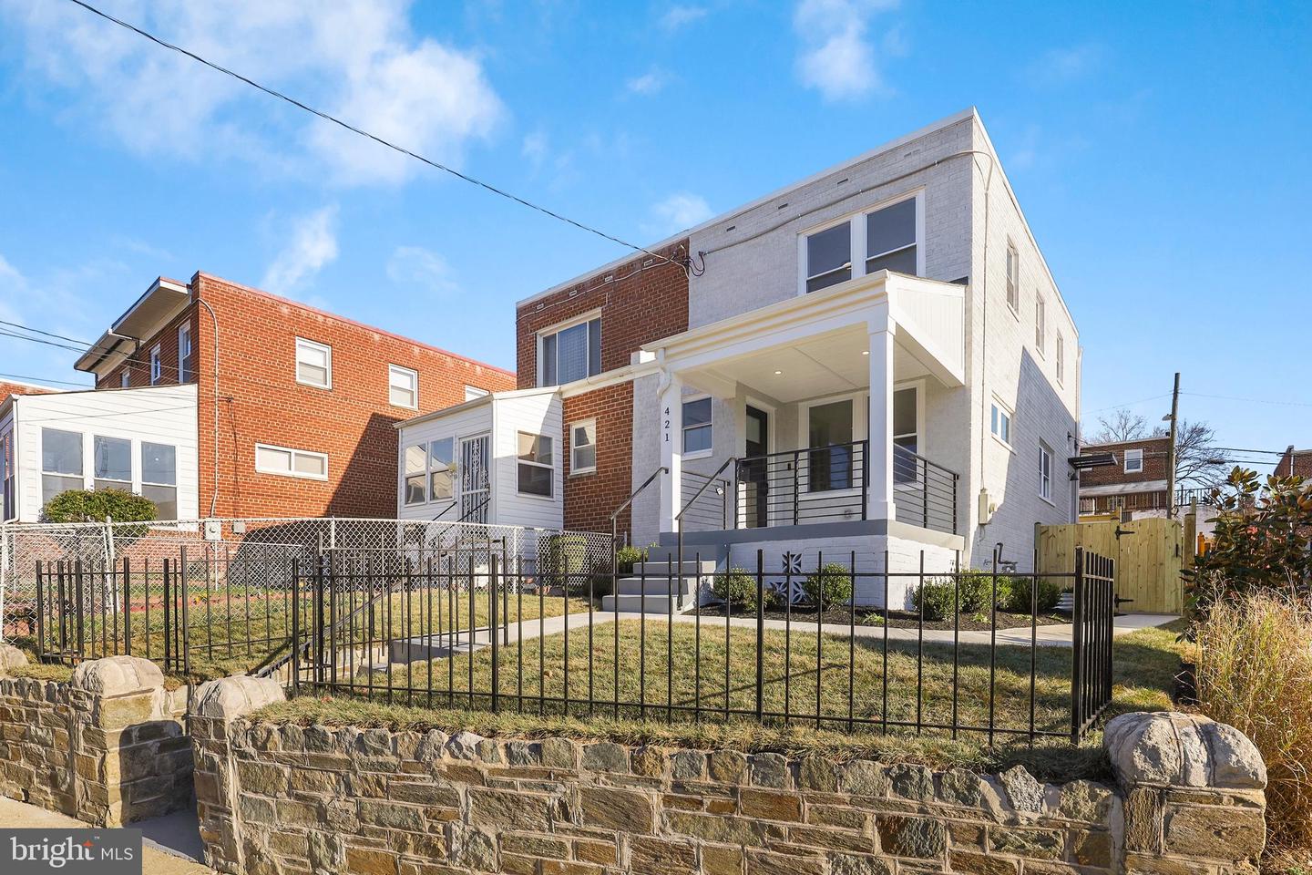 421 Kennedy St NE