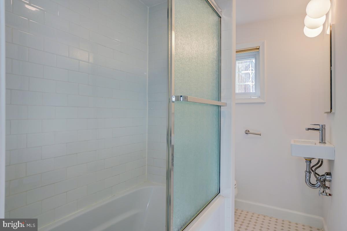 4914 Illinois Ave NW