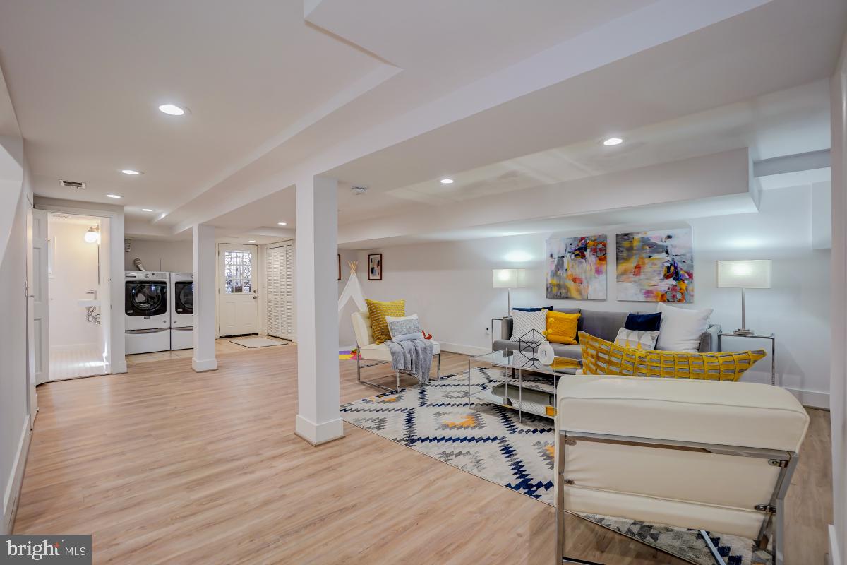 4914 Illinois Ave NW