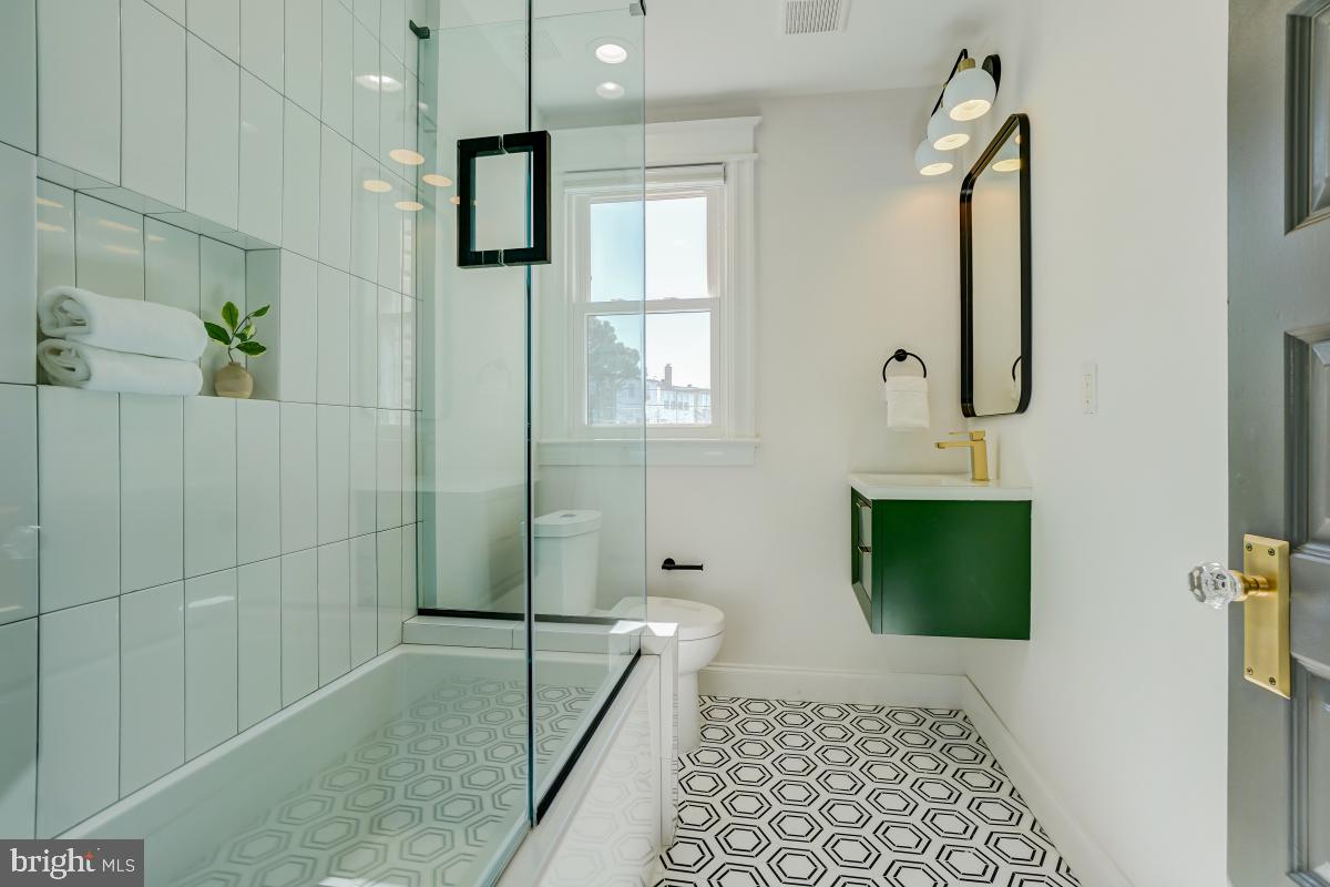 4914 Illinois Ave NW