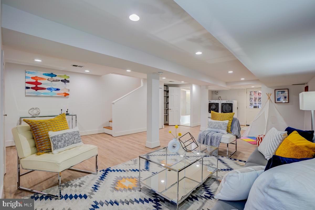 4914 Illinois Ave NW