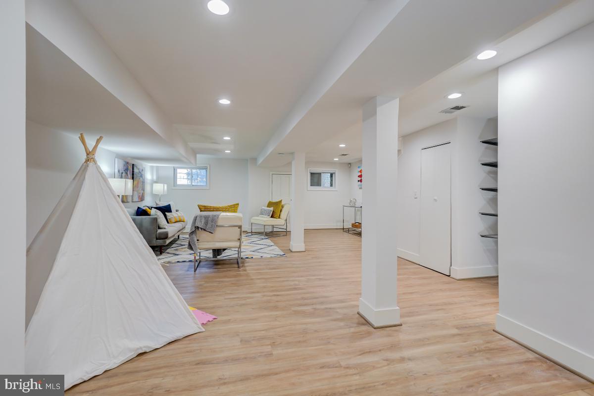 4914 Illinois Ave NW