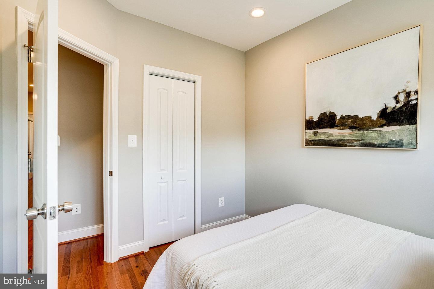 5003 7th Pl NW