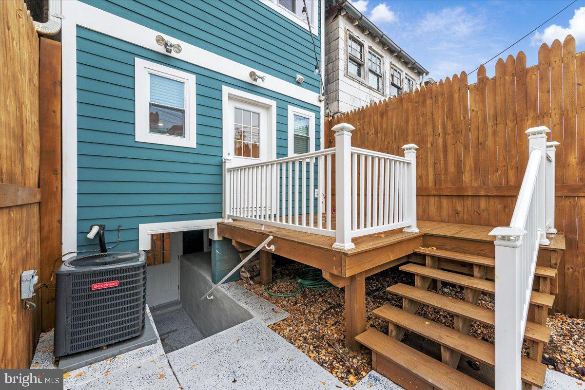 5003 7th Pl NW