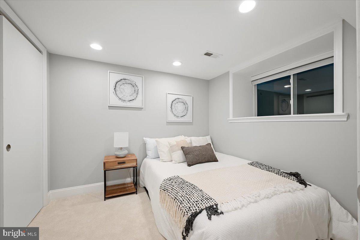 5003 7th Pl NW