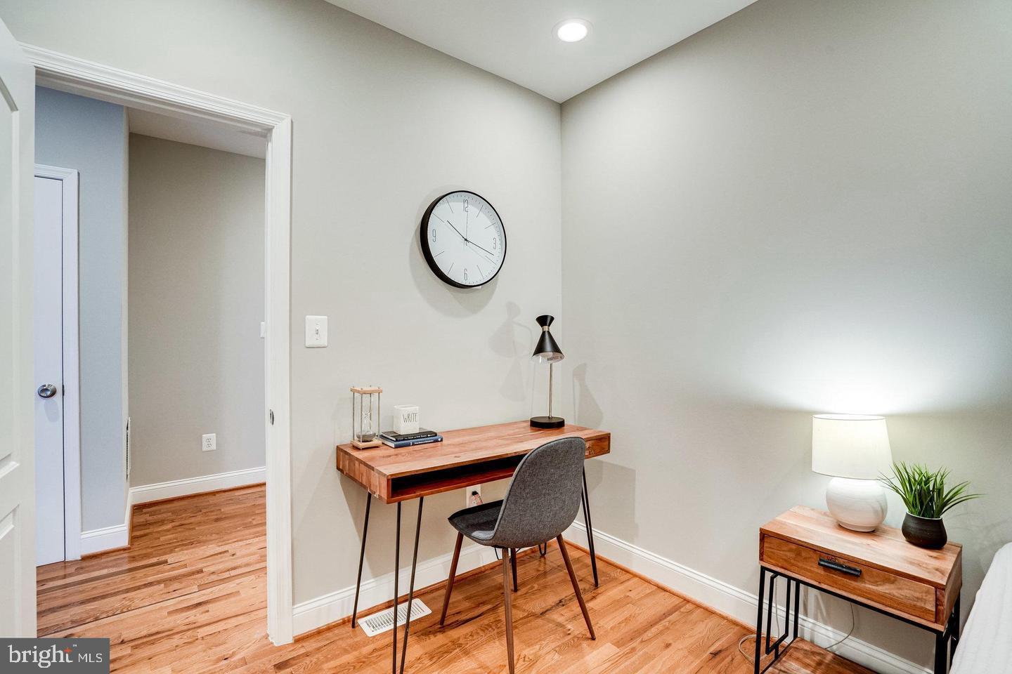 5003 7th Pl NW