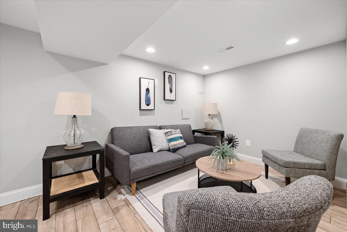 5003 7th Pl NW