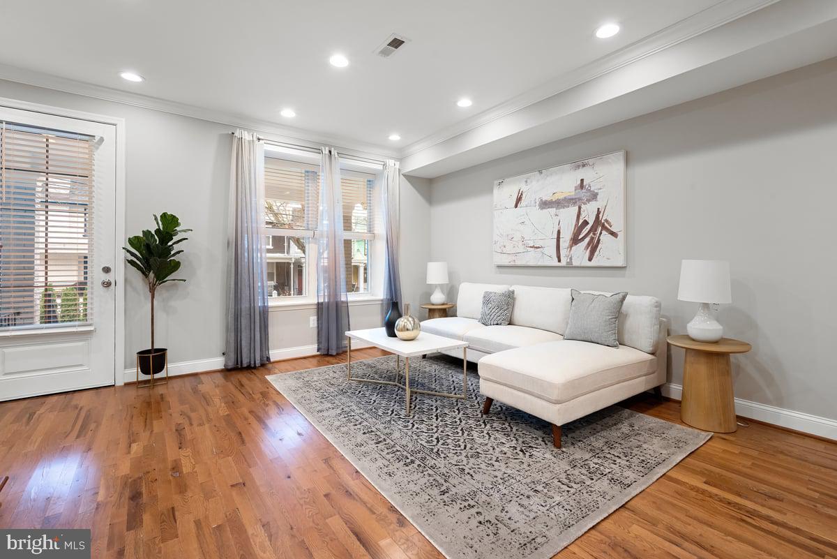 5003 7th Pl NW