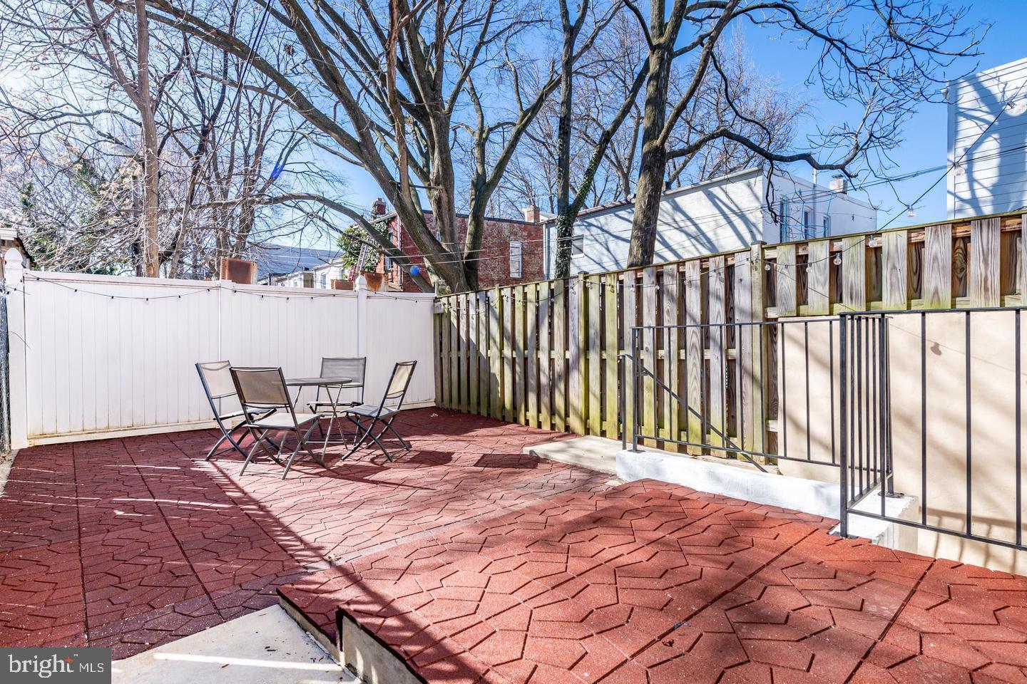 1439 G St NE