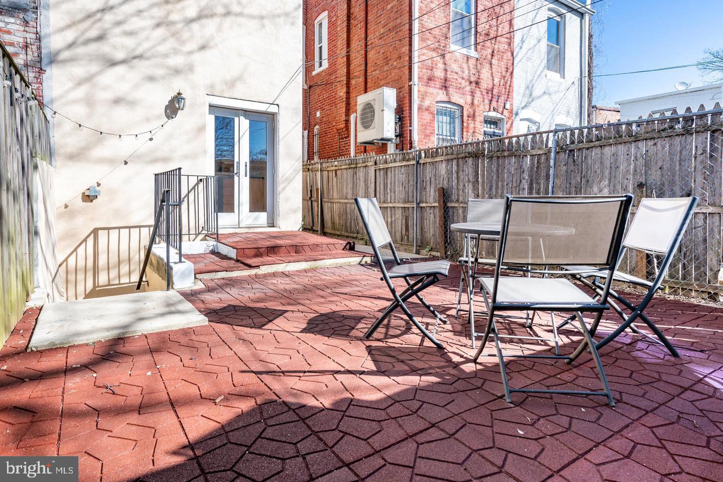 1439 G St NE