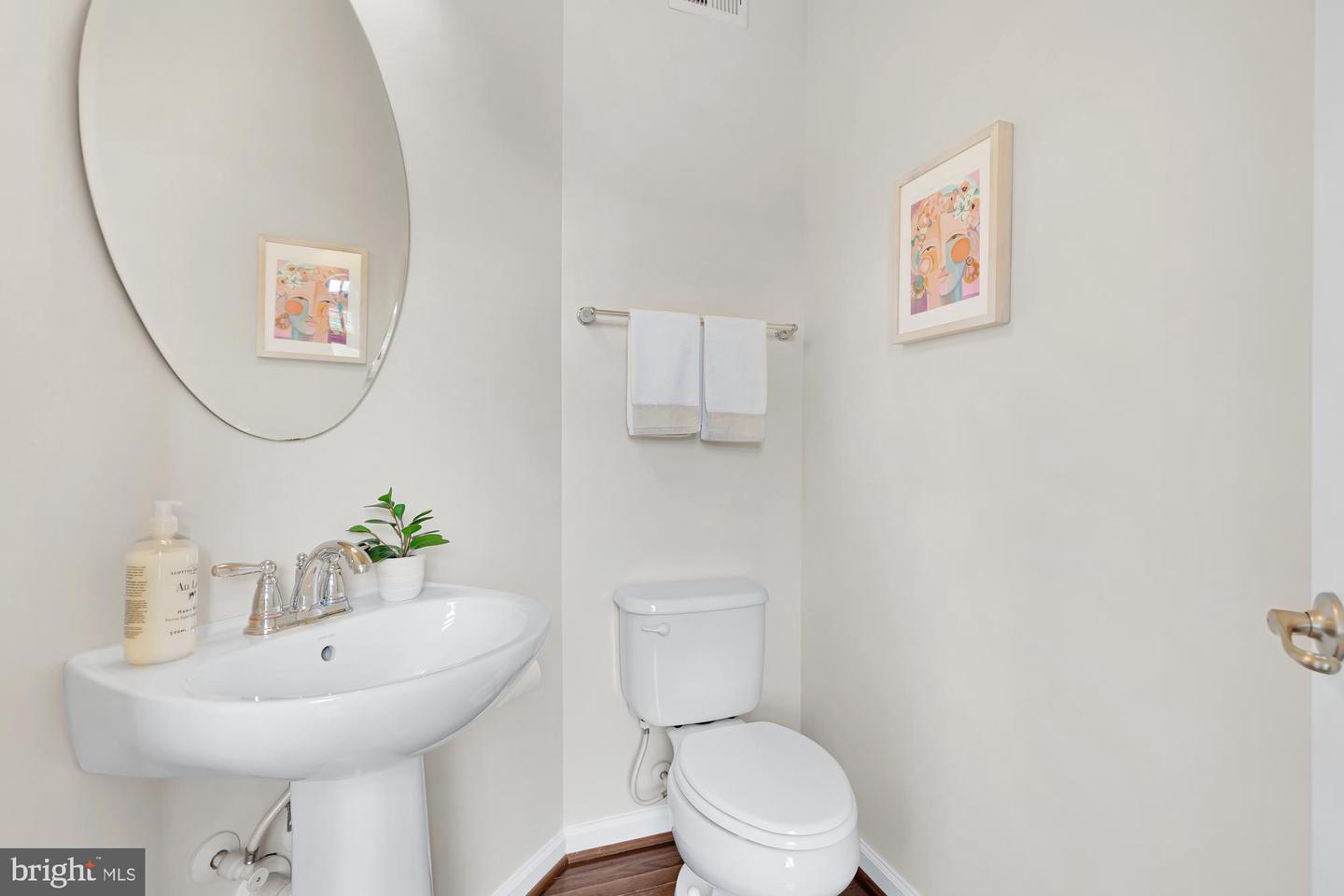 3709 Commodore Joshua Barney Dr NE