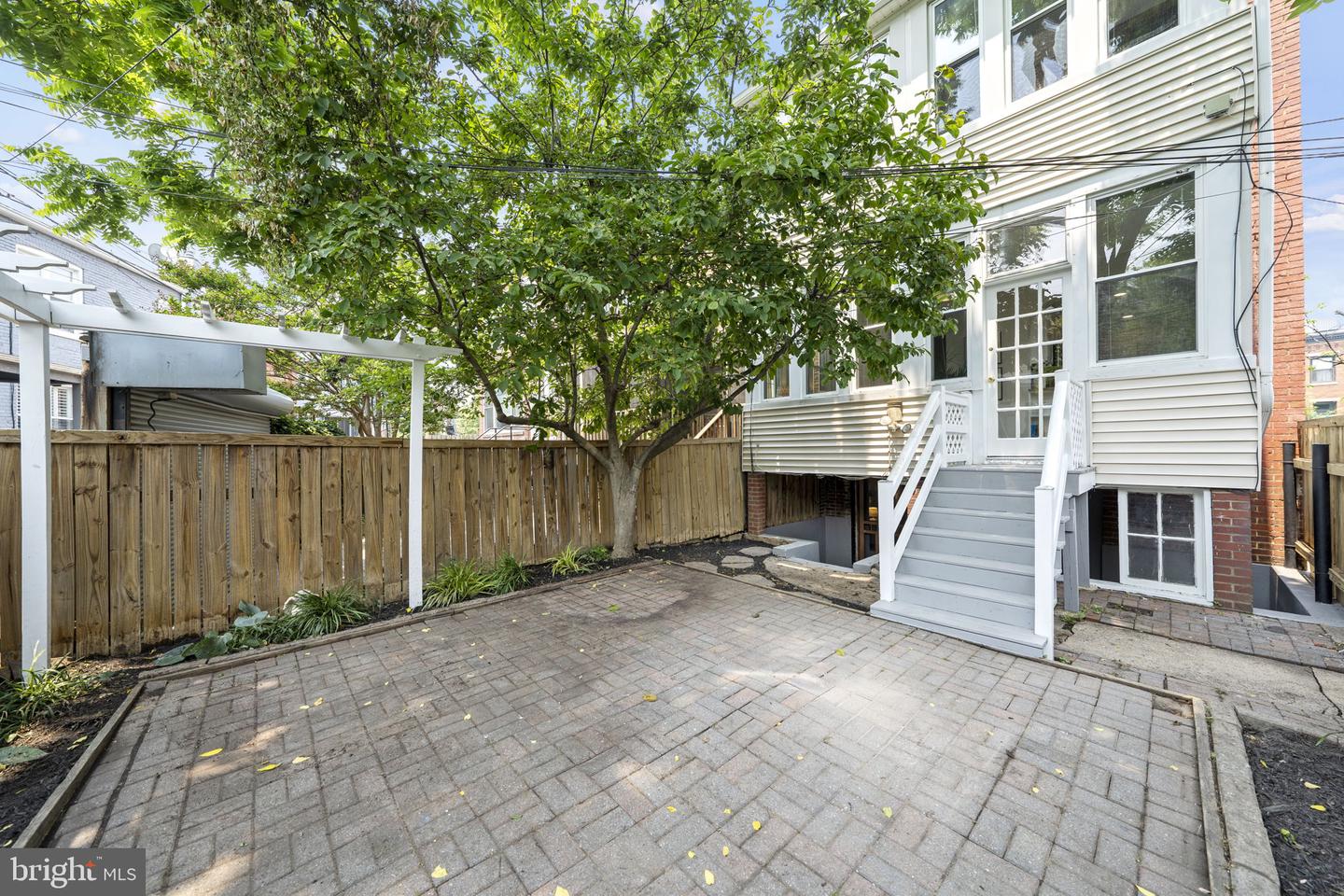 1351 G St SE