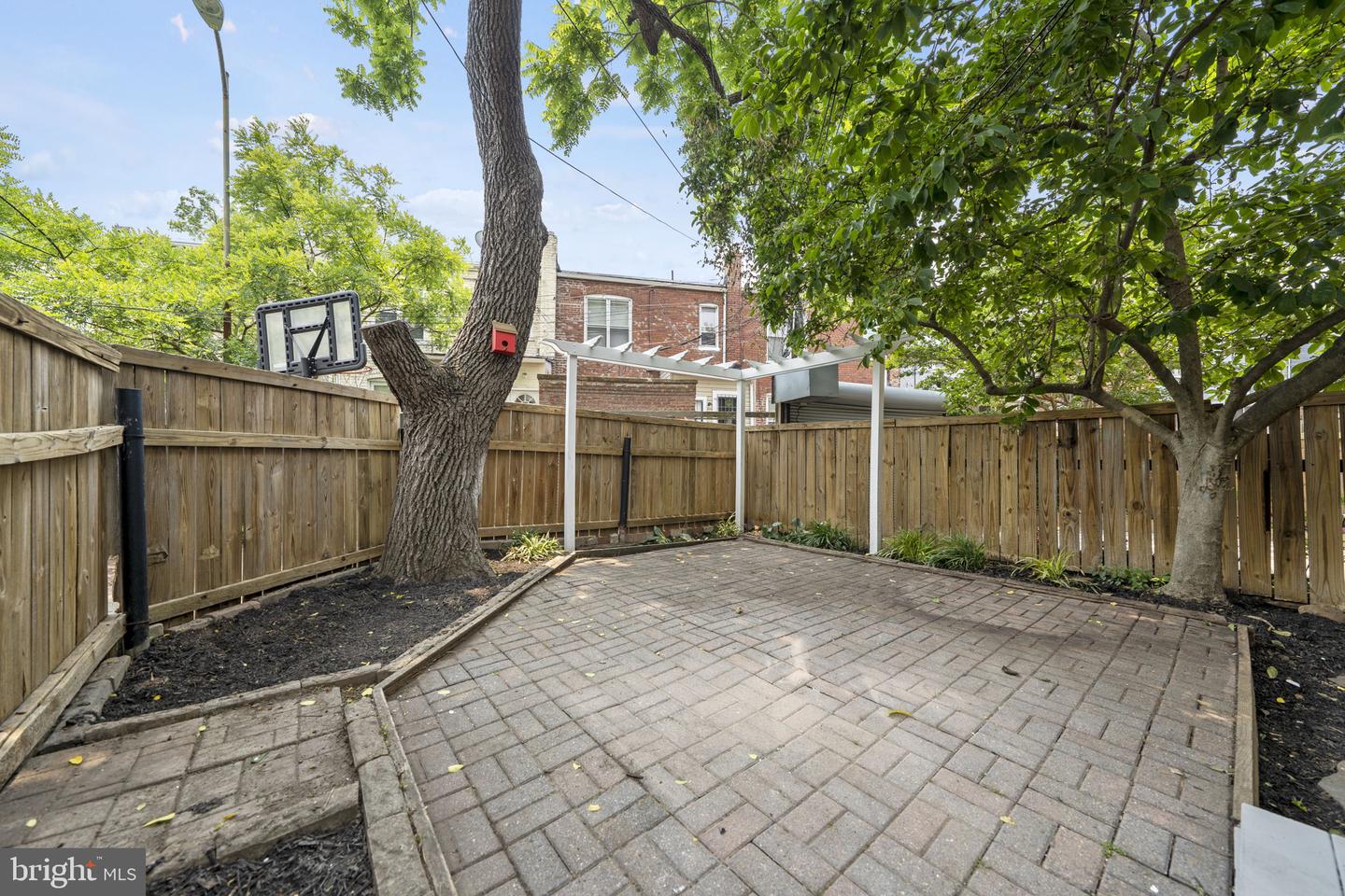 1351 G St SE