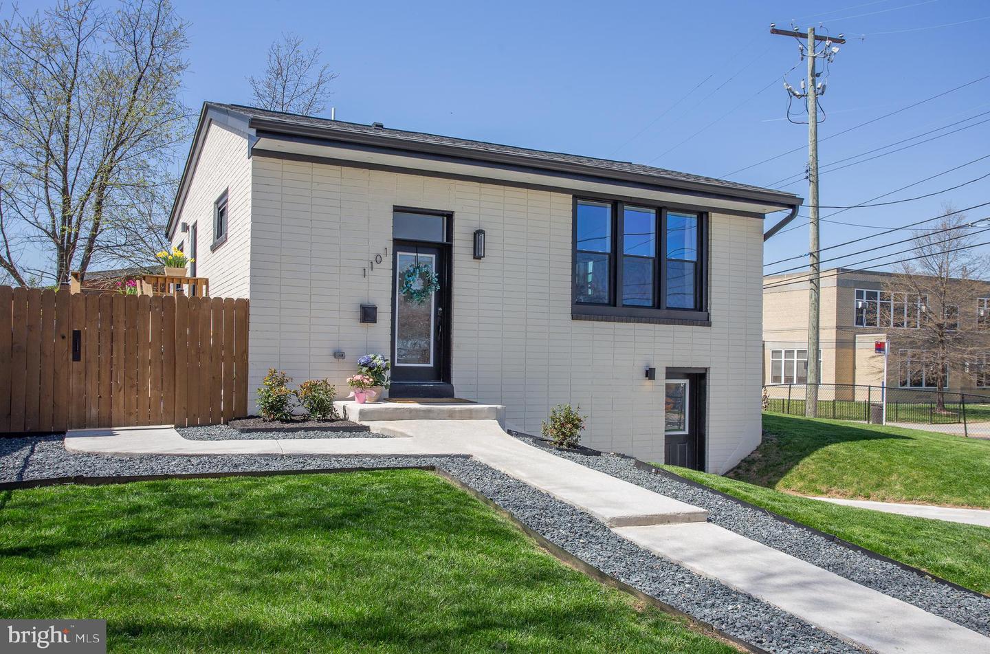 1101 44th Pl SE