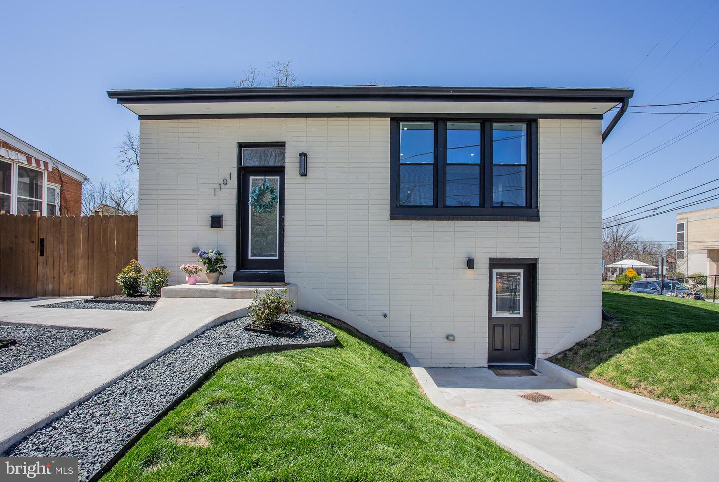 1101 44th Pl SE