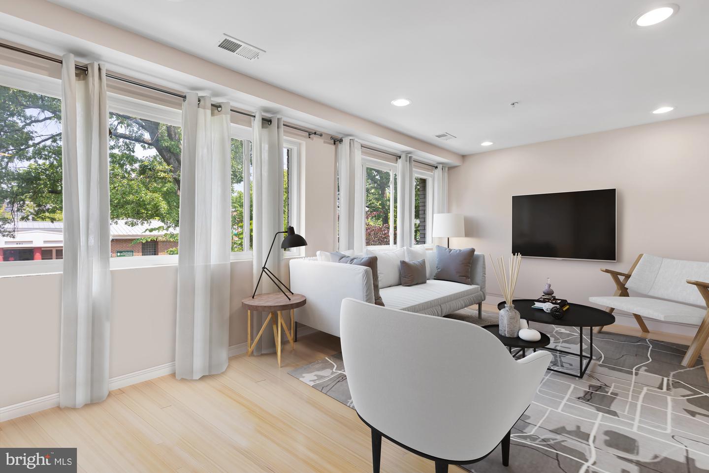 804 Taylor St NW #201