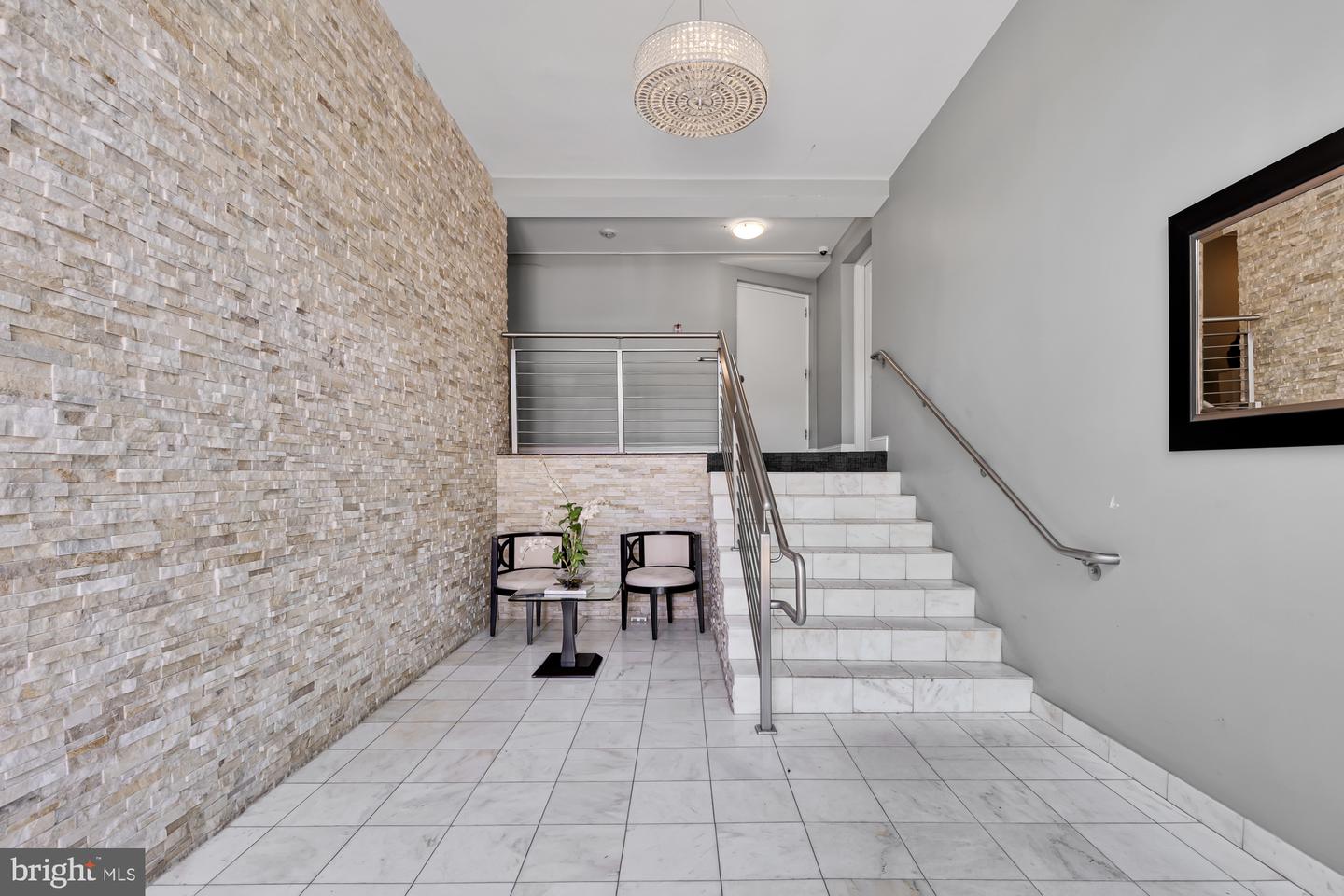 804 Taylor St NW #201