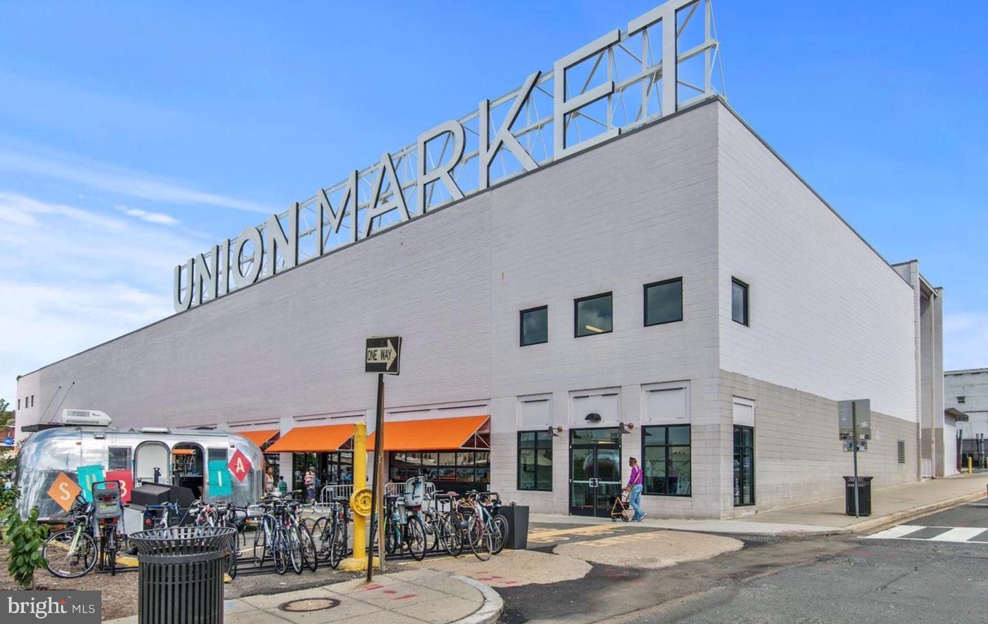 1220 Holbrook Ter NE #205