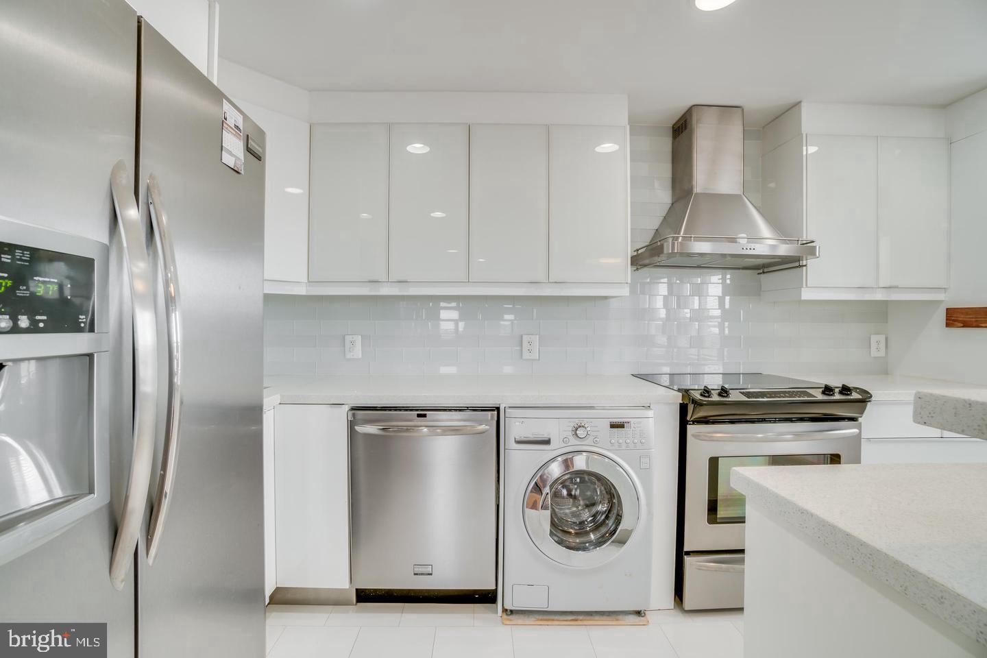1220 Holbrook Ter NE #205