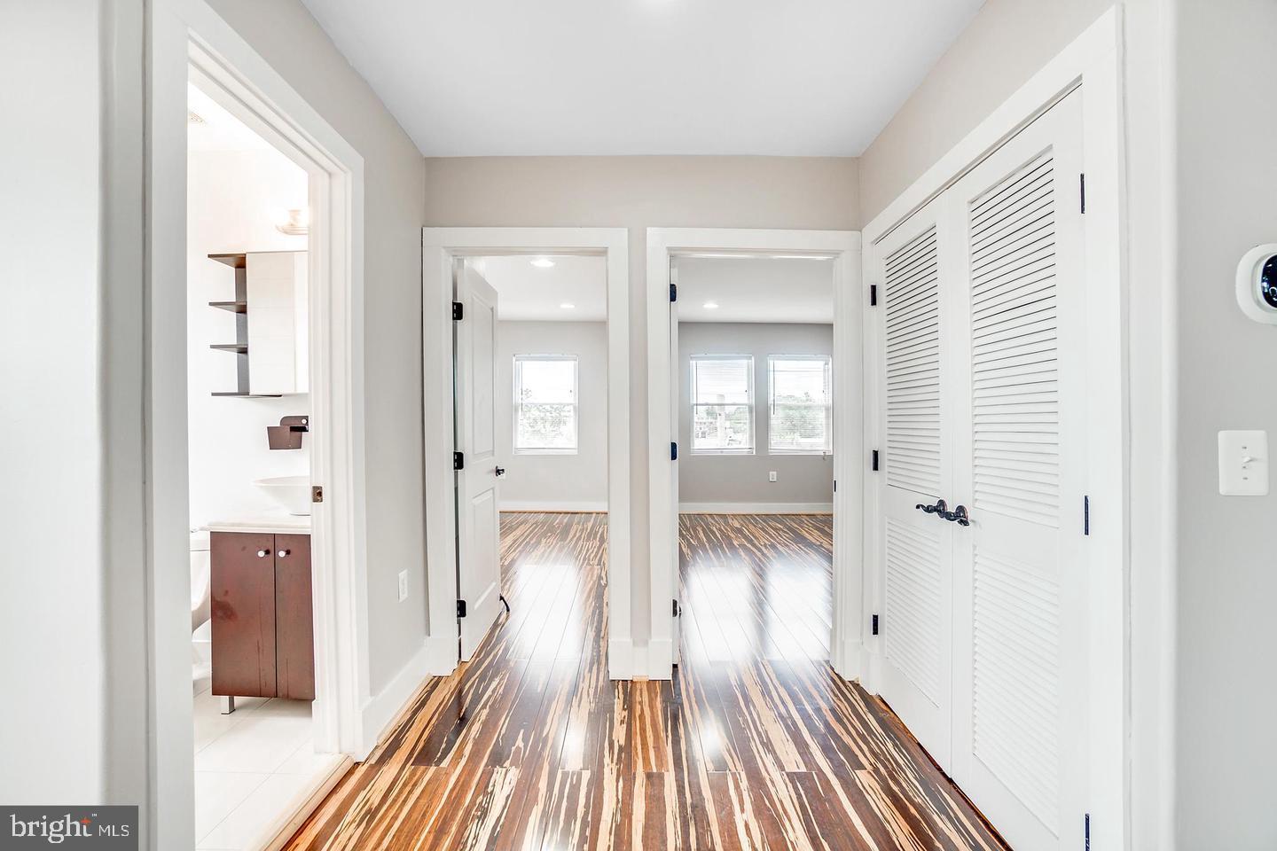 1220 Holbrook Ter NE #205