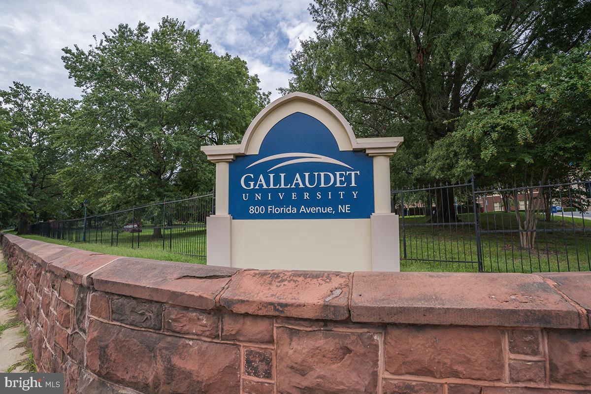 1220 Holbrook Ter NE #205