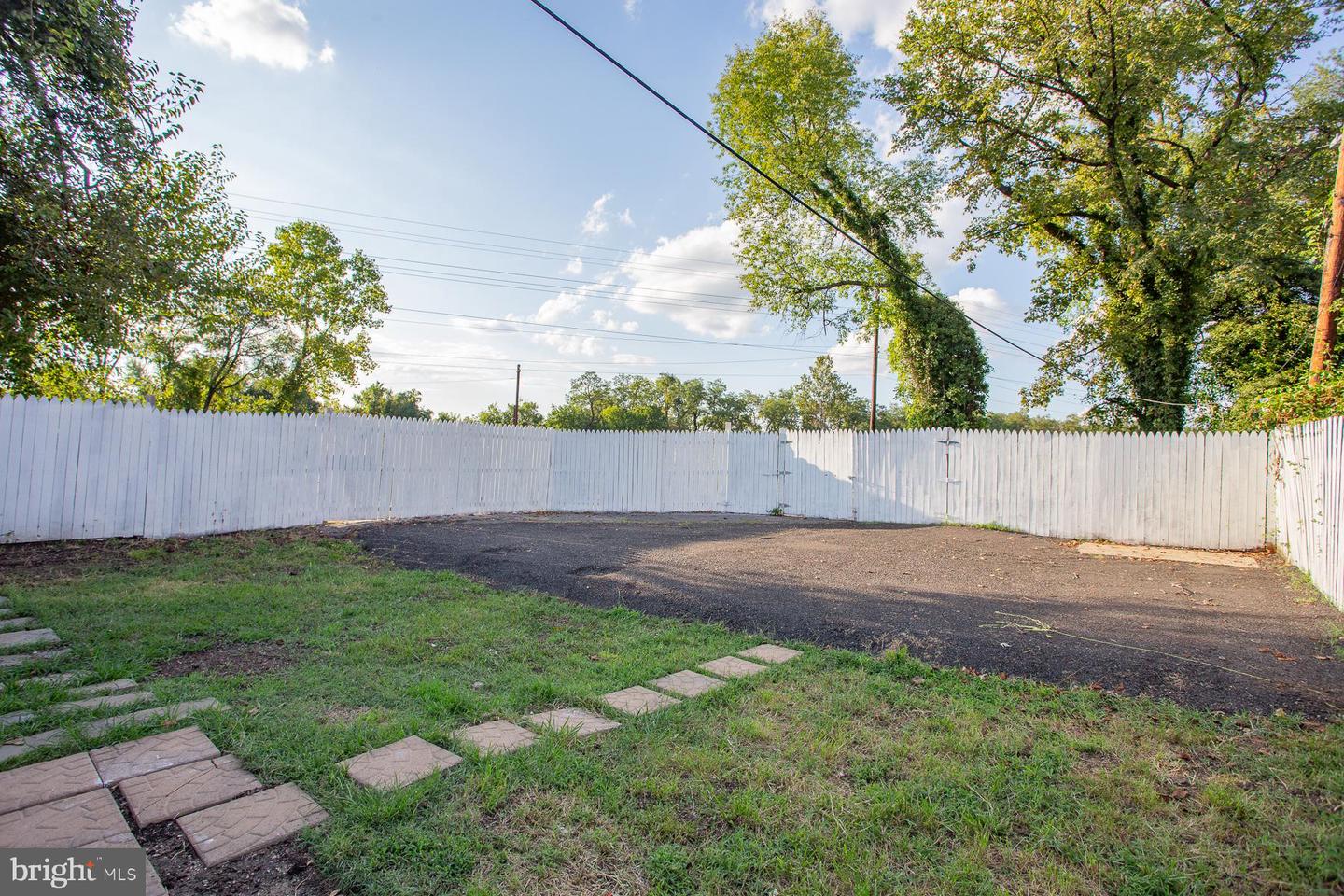 3206 D St SE