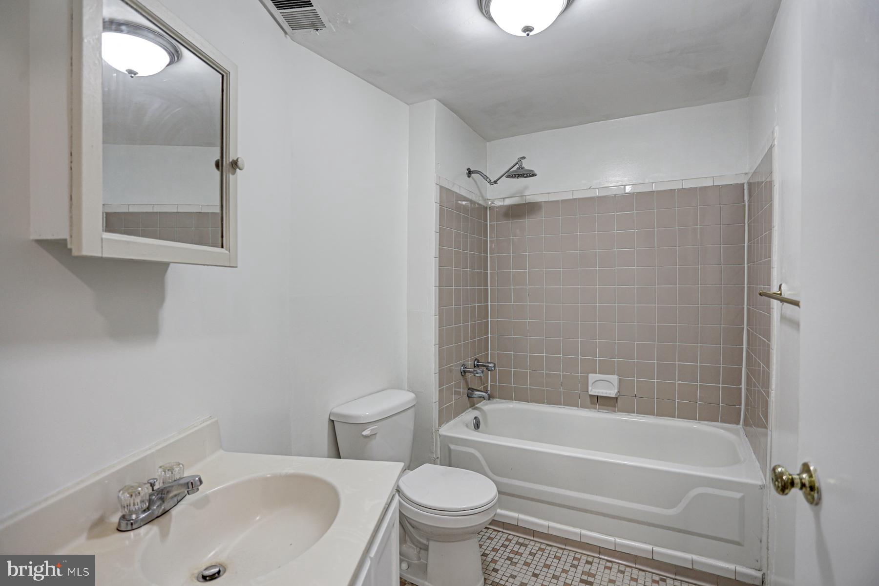 43 New York Ave NW #1