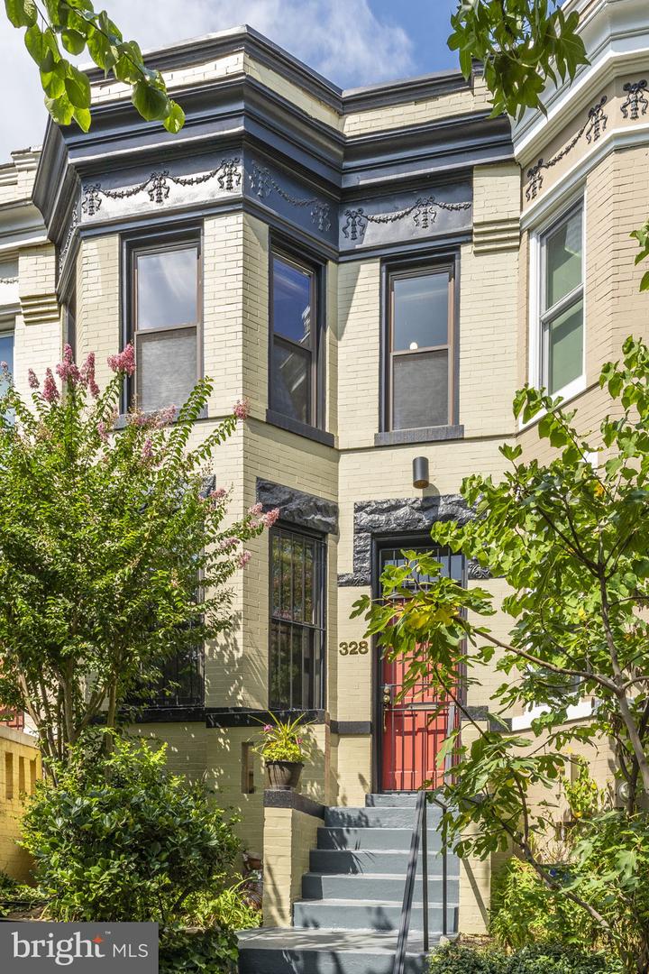 328 G St NE