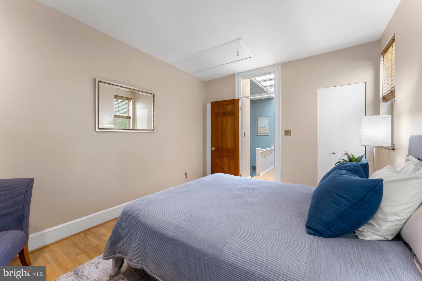 328 G St NE