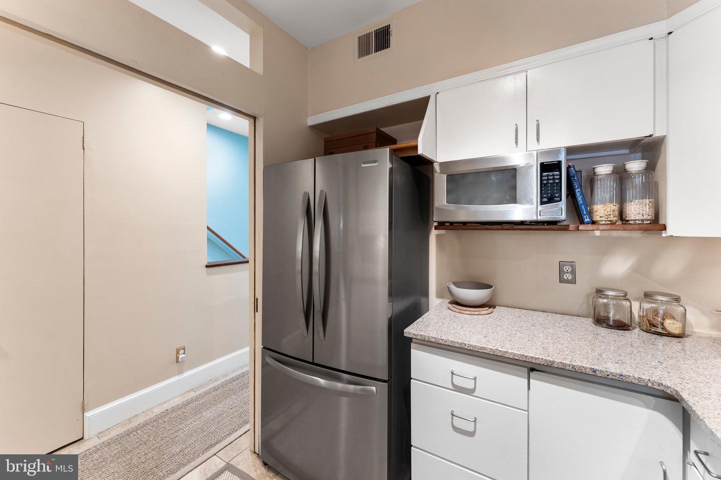328 G St NE