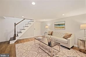 135 Duddington Pl SE