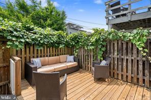 135 Duddington Pl SE