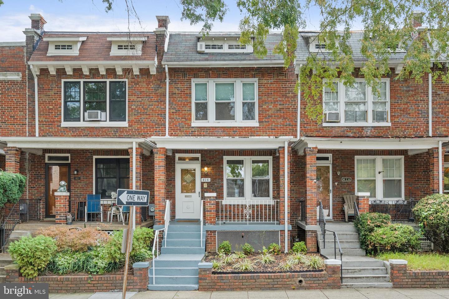 414 23rd Pl NE