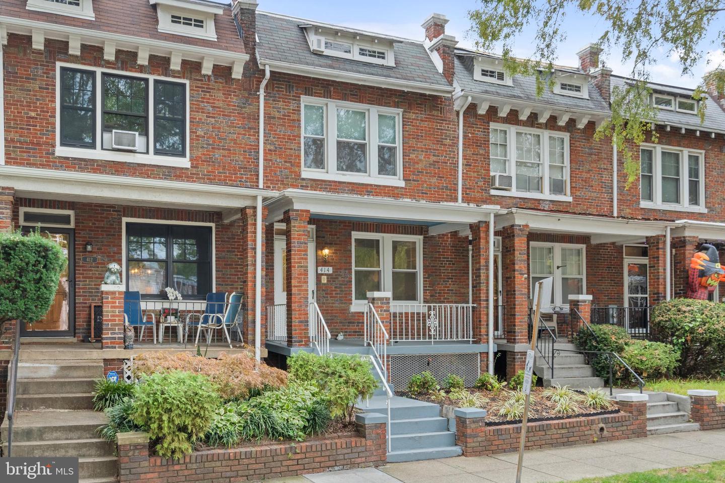 414 23rd Pl NE