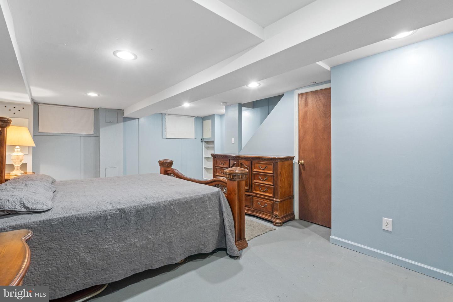 414 23rd Pl NE