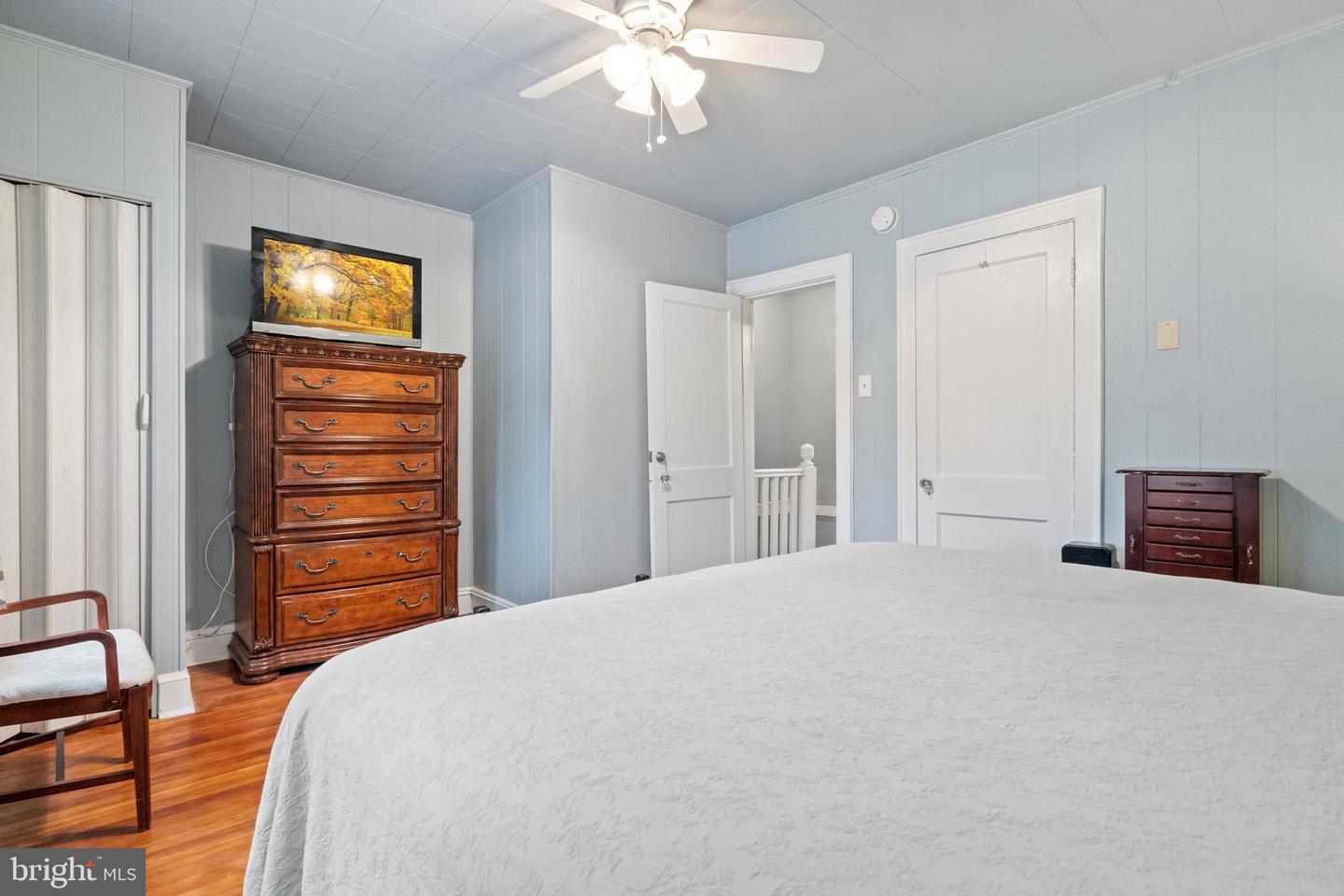 414 23rd Pl NE