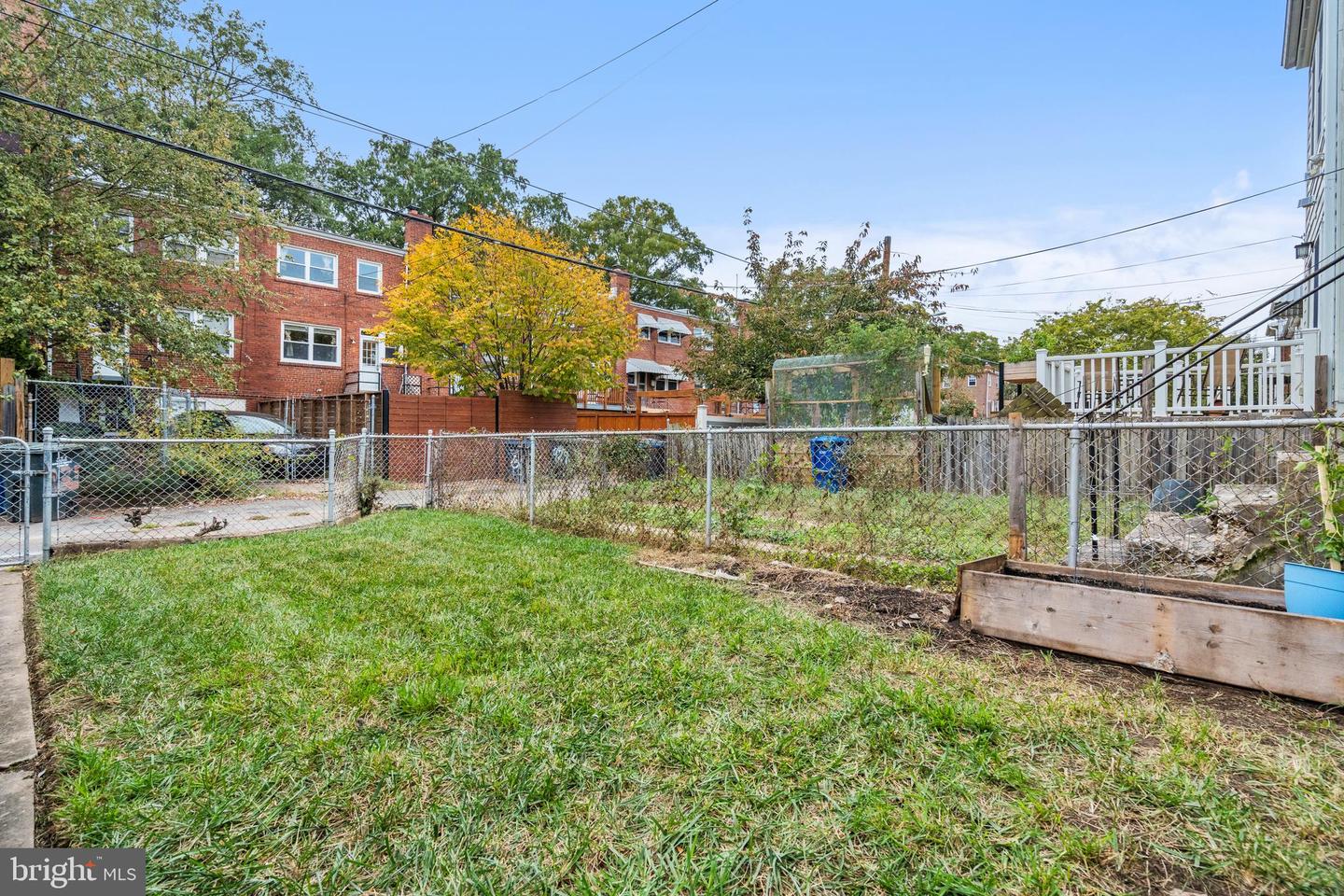 414 23rd Pl NE