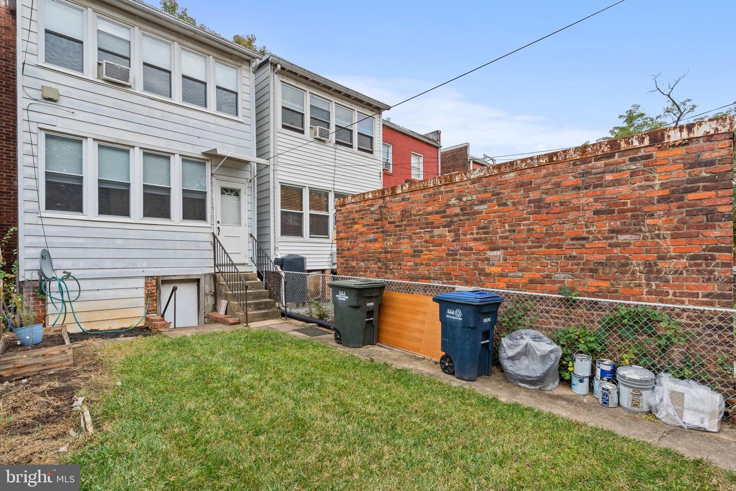 414 23rd Pl NE
