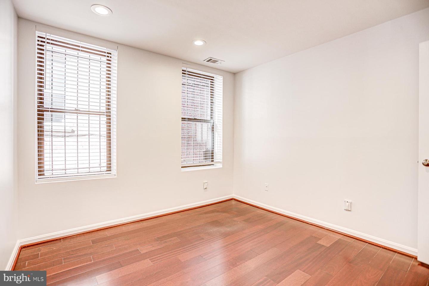 1900 S St NW #101