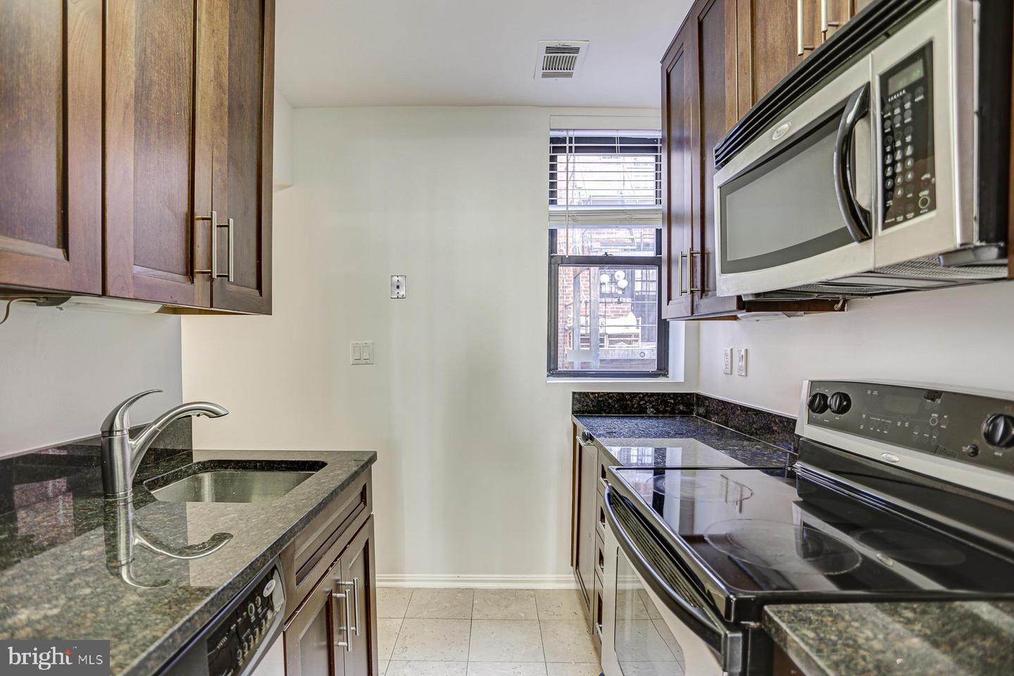 1900 S St NW #101