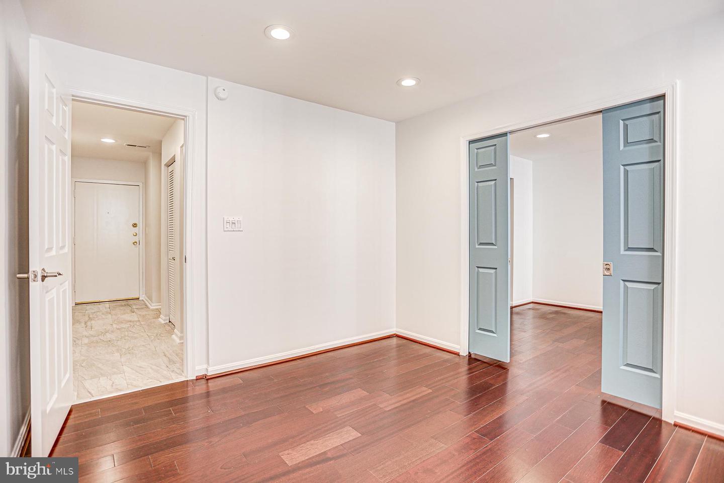 1900 S St NW #101